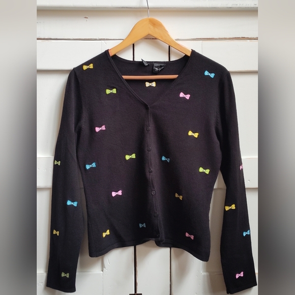 Etoile Women's Black Sweater with Embroidered Pastel Bows | V Neck | Sz Medium - Picture 1 of 7